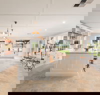 1813 Cellar Door - Accommodation QLD