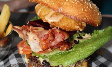 Magnums Bistro - Accommodation QLD 6