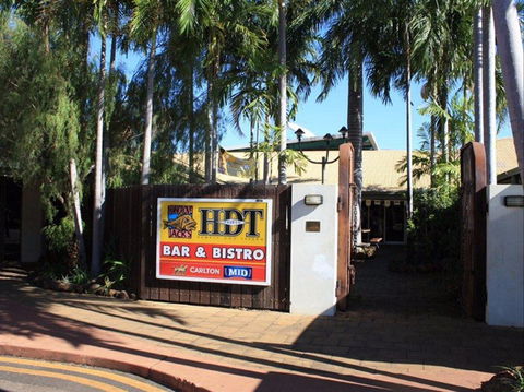 Humpty Doo Tavern - Accommodation QLD 0