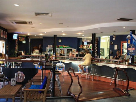 Humpty Doo Tavern - Accommodation QLD 1