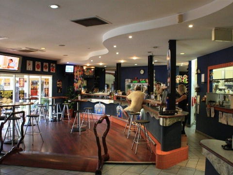 Humpty Doo Tavern - Accommodation QLD 2