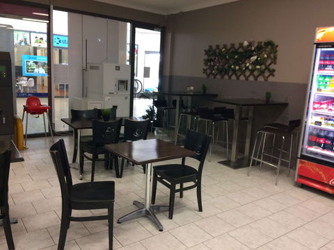 Icon Takeaway & Cafe - Accommodation QLD 0