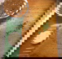 2 Spice Guru - Accommodation QLD