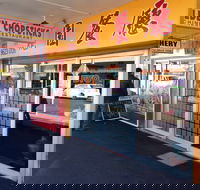 Golden Chopsticks - Accommodation QLD