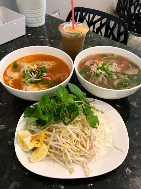 Phuong Trinh Vietnamese & Chinese - Accommodation QLD 0