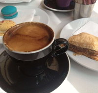 Strawberry Thief Patisserie - Accommodation QLD