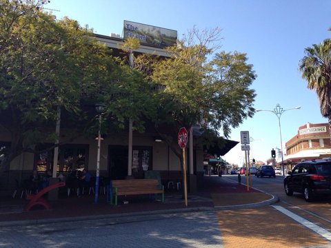 Defectors Bar - Accommodation QLD 0