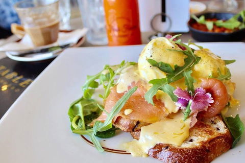 Table 1 Espresso - Accommodation QLD 0
