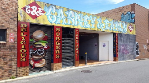 Carney & Earl's - Accommodation QLD 0