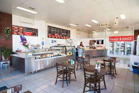 A&J's Cafe - Accommodation QLD 0