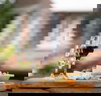 Clovely Estate Vineyard Cellar Door - Accommodation QLD