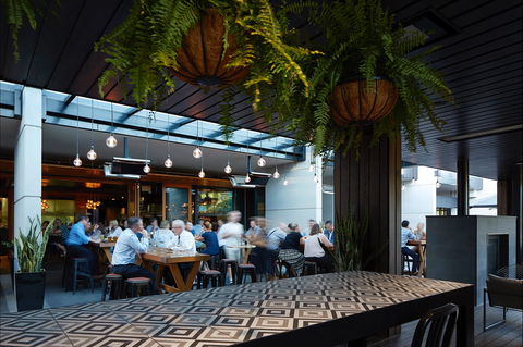 Ostani Lounge, Bar & Restaurant - Accommodation QLD 1