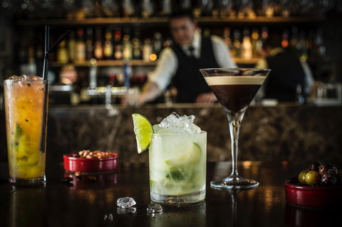 Ostani Lounge, Bar & Restaurant - Accommodation QLD 2