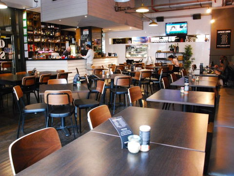 Queen Street Rescue - Accommodation QLD 0