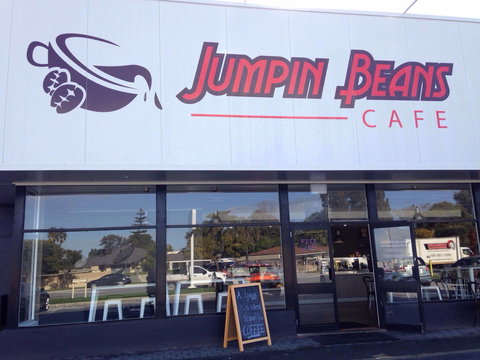 The Mandalay Bus - Accommodation QLD 0