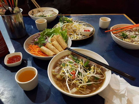 Madame Saigon - Accommodation QLD 0