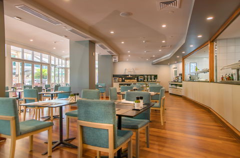 Poolside Restaurant And Bar - Accommodation QLD 1