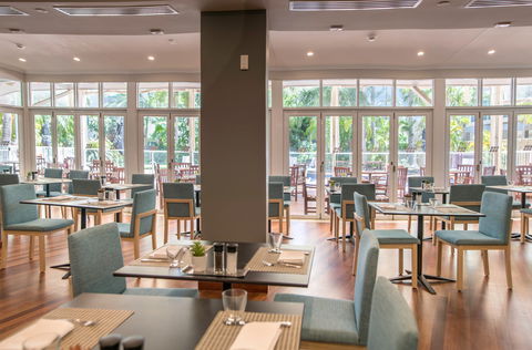 Poolside Restaurant And Bar - Accommodation QLD 2
