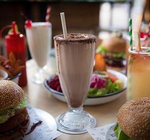 Izzy's Restaurant - Accommodation QLD 5