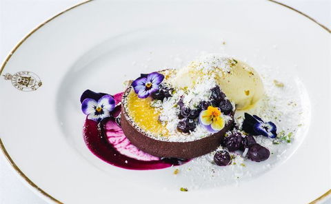 SJ's Brasserie - Accommodation QLD 10
