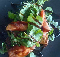 Little Red Providore - Accommodation QLD