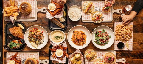 Salmon & Bear - Accommodation QLD 1