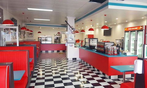 RJ's Rock N Roll Diner - Accommodation QLD 8