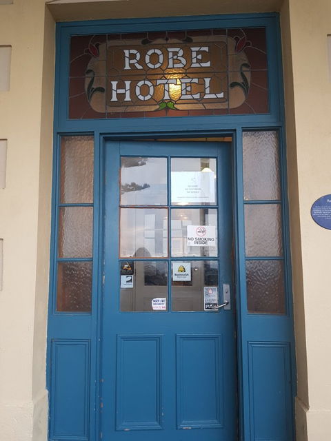 Robe Hotel - Accommodation QLD 4