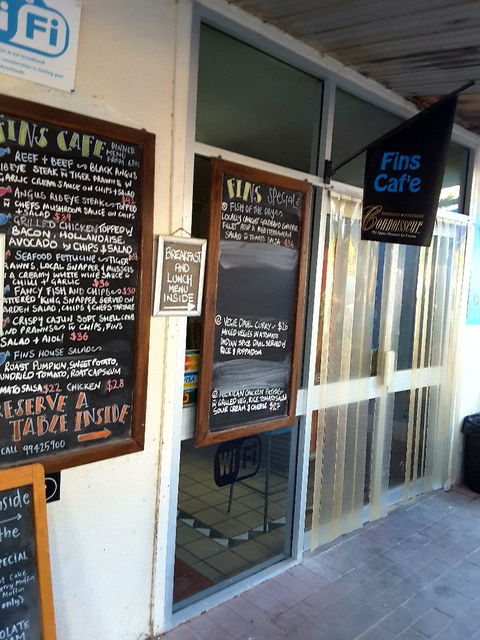 Fins Cafe - Accommodation QLD 4