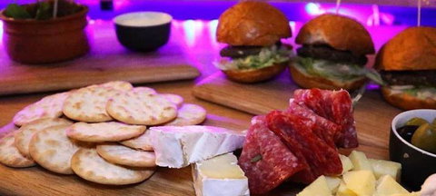 Bluebottle Bar + Kitchen - Accommodation QLD 3