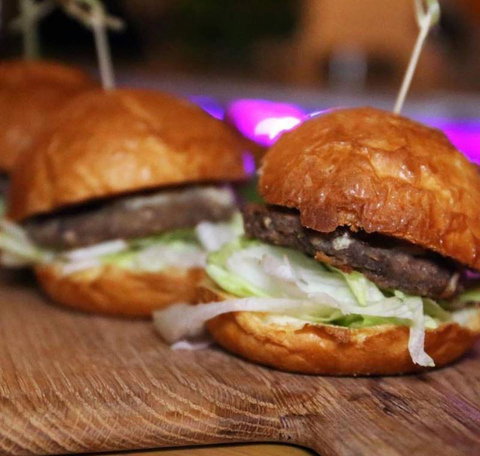 Bluebottle Bar + Kitchen - Accommodation QLD 5