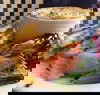 DJs Bistro - Accommodation QLD