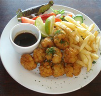 Beachfront Hotel - Accommodation QLD