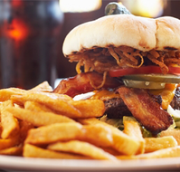 Karama Plaza Tavern - Accommodation QLD