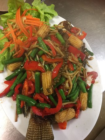 Bua Thong Armidale - Accommodation QLD 0