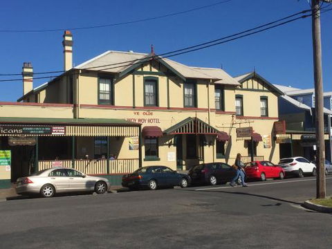 The Old Pub–Woy Woy Hotel - Accommodation QLD 5