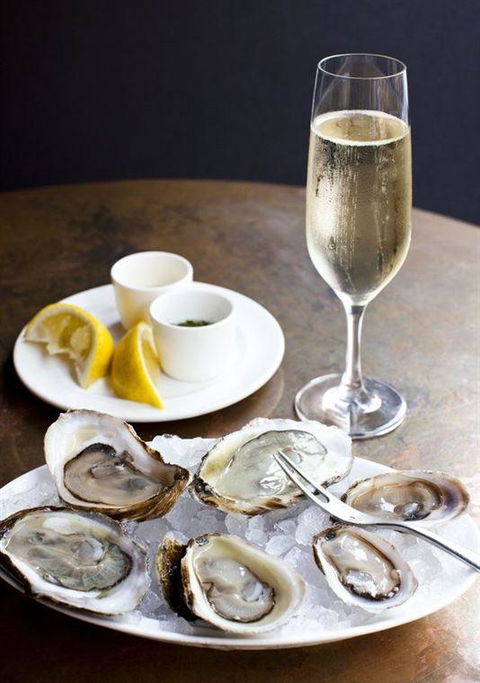 RST Seafood Restaurant - Accommodation QLD 3