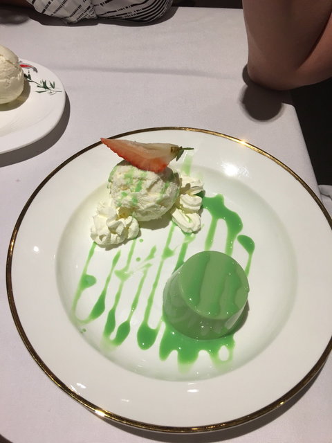 Dragon Court - Accommodation QLD 8