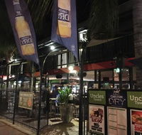 Uncles Tavern - Accommodation QLD