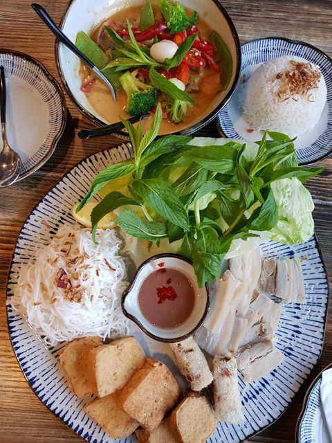 Chopsticks - Accommodation QLD 5
