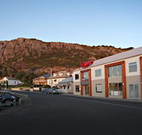 Hursey Seafoods - Accommodation QLD