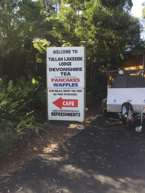 Lakeside Bar & Grill - Accommodation QLD 3