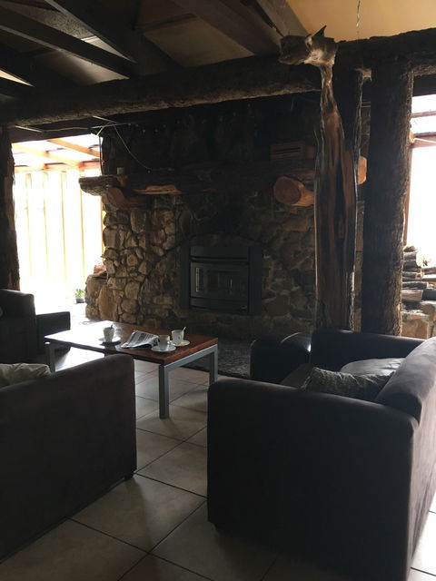Lakeside Bar & Grill - Accommodation QLD 8