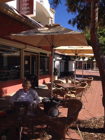 Govender's - Accommodation QLD 0