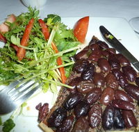 Valencia Vineyard Restaurant - Accommodation QLD