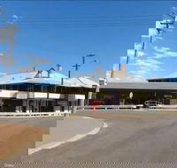 Northampton Motor Hotel - Accommodation QLD