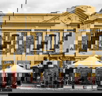 The Colonist Hotel - Accommodation QLD