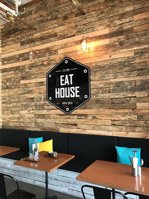 Eat House - Accommodation QLD 4