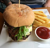 Oakbank Hotel - Accommodation QLD