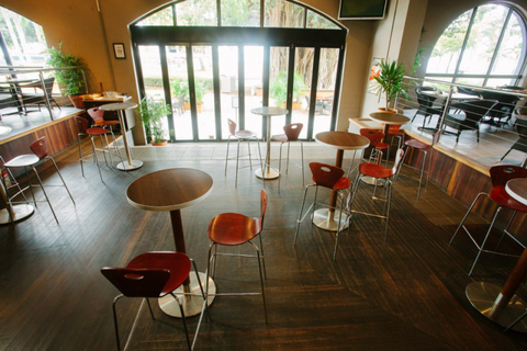 Seaview Hotel - Accommodation QLD 2